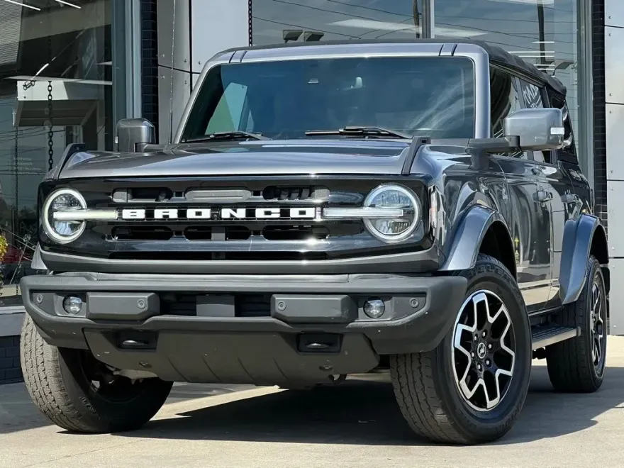 2021 Ford Bronco Outer Banks photo 1