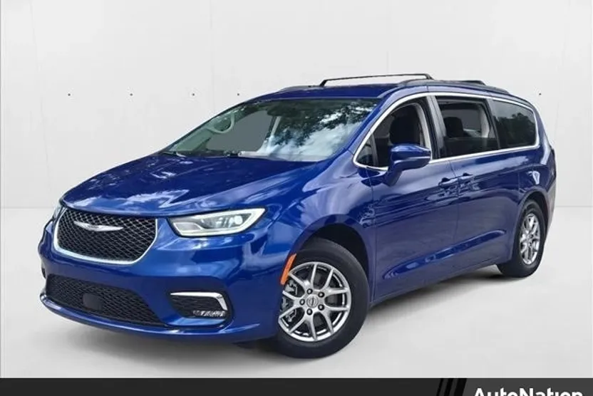 2021 Chrysler Pacifica Touring photo 1