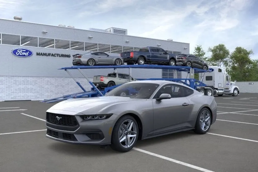 2025 Ford Mustang EcoBoost photo 1
