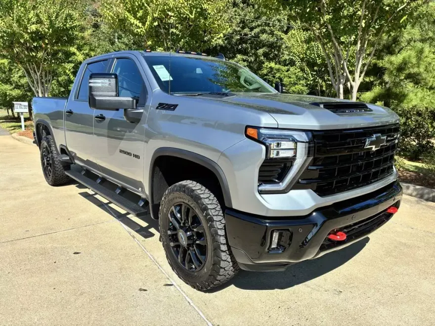 2026 Chevrolet Silverado 2500HD LT photo 1