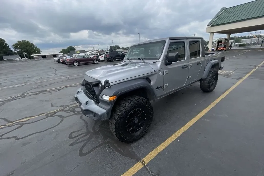 2020 Jeep Gladiator Sport photo 1