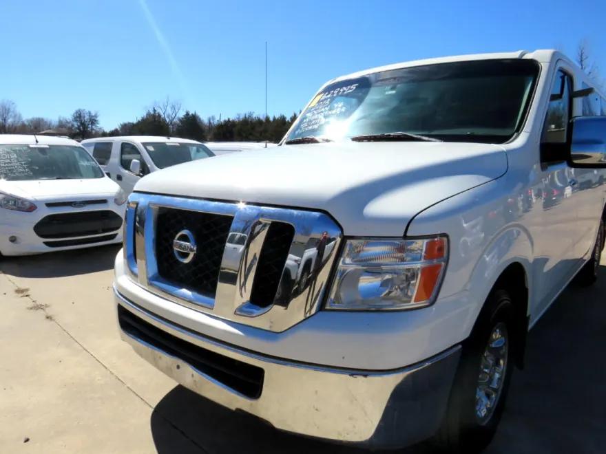 2013 Nissan NV3500 photo 1