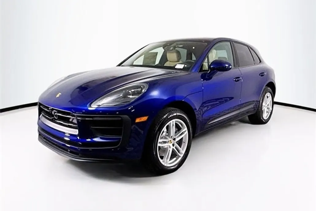 2025 Porsche Macan T photo 1