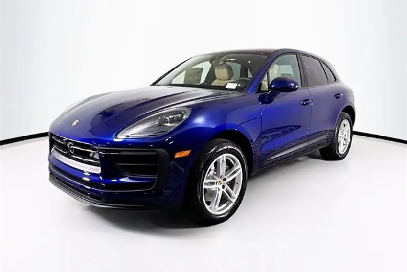 2025 Porsche Macan T photo 1