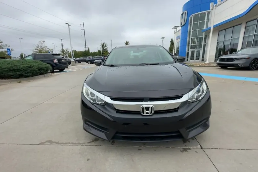 2016 Honda Civic LX photo 1