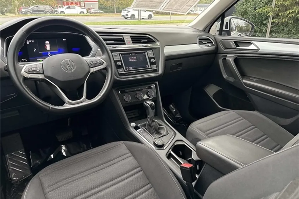 2022 Volkswagen Tiguan S photo 1