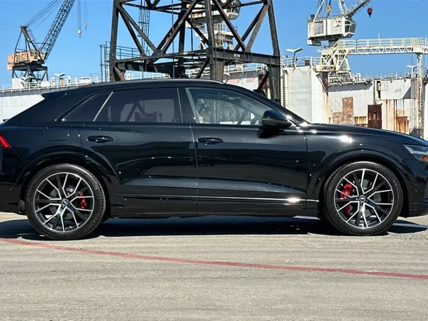 2022 Audi SQ8 Prestige photo 1