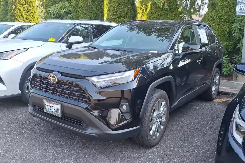 2025 Toyota RAV4 XLE Premium photo 1