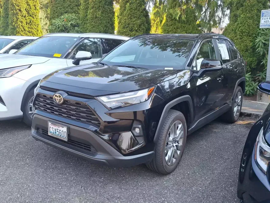 2025 Toyota RAV4 XLE Premium photo 1