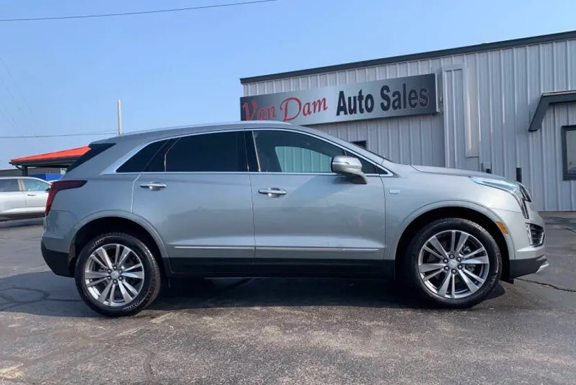 2024 Cadillac XT5 Premium Luxury photo 1