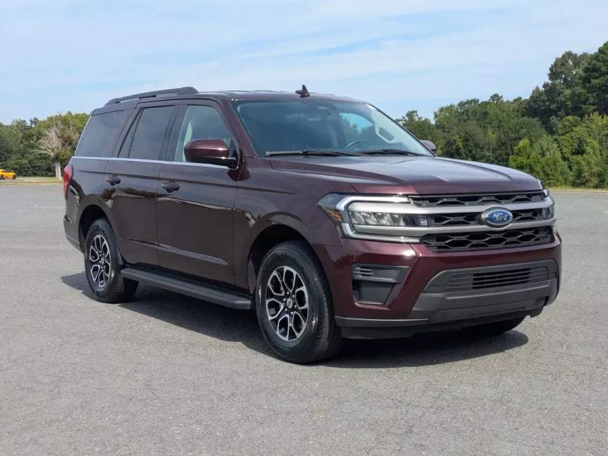2024 Ford Expedition XLT photo 1