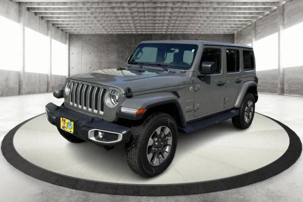 2022 Jeep Wrangler Unlimited Sahara photo 1