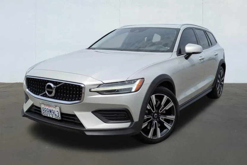 2020 Volvo V60 Cross Country T5 photo 1