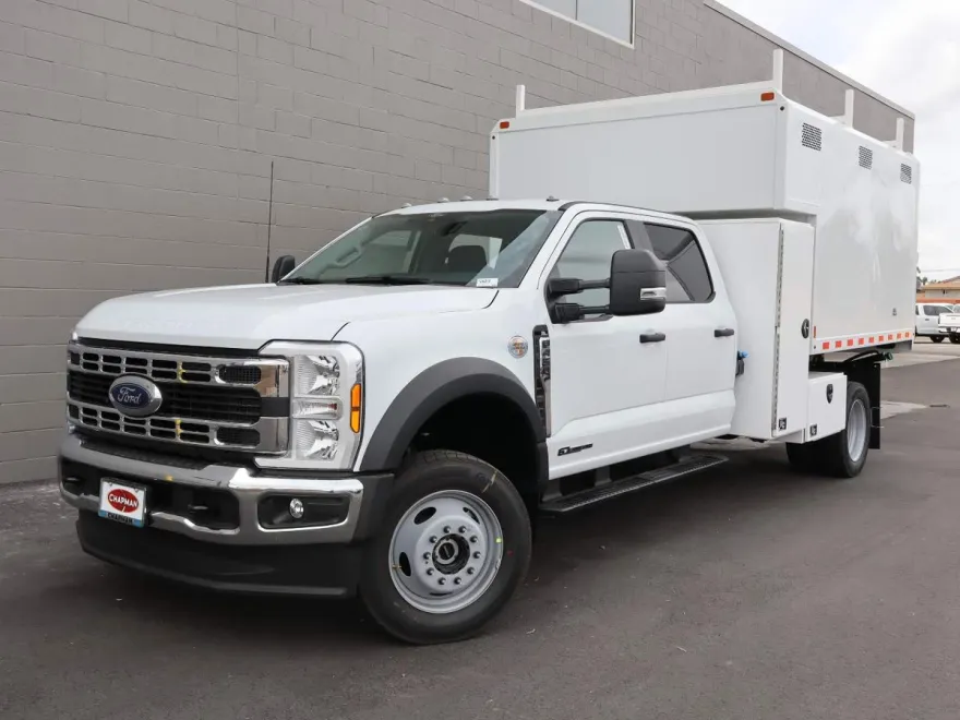 2025 Ford F-450 photo 1
