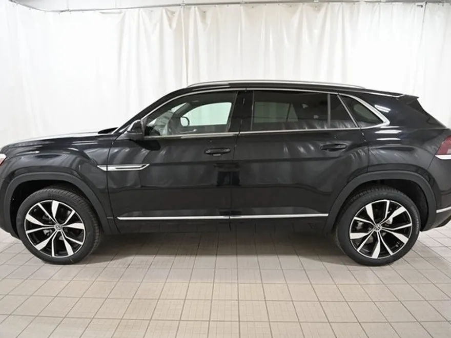 2025 Volkswagen Atlas Cross Sport SEL Premium R-Line photo 1