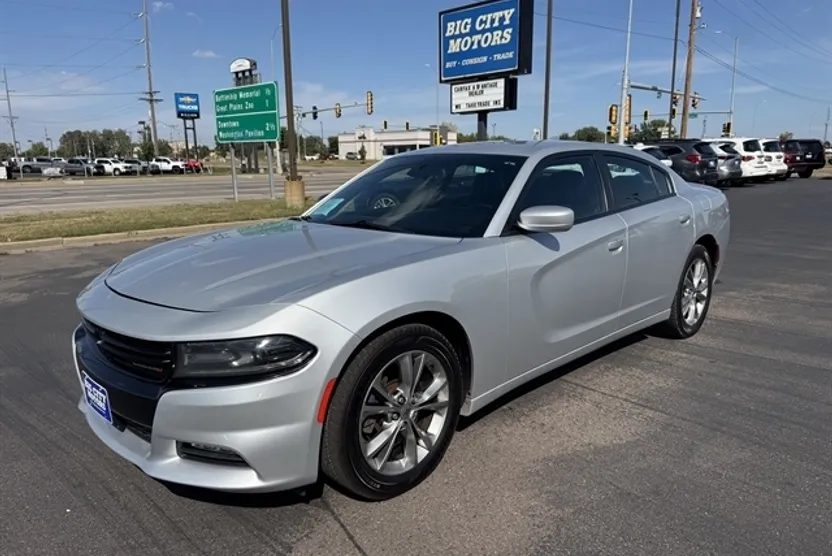 2020 Dodge Charger SXT AWD photo 1