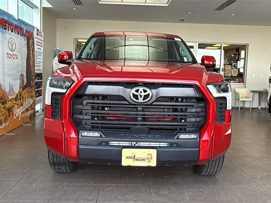 2024 Toyota Tundra SR5 photo 1