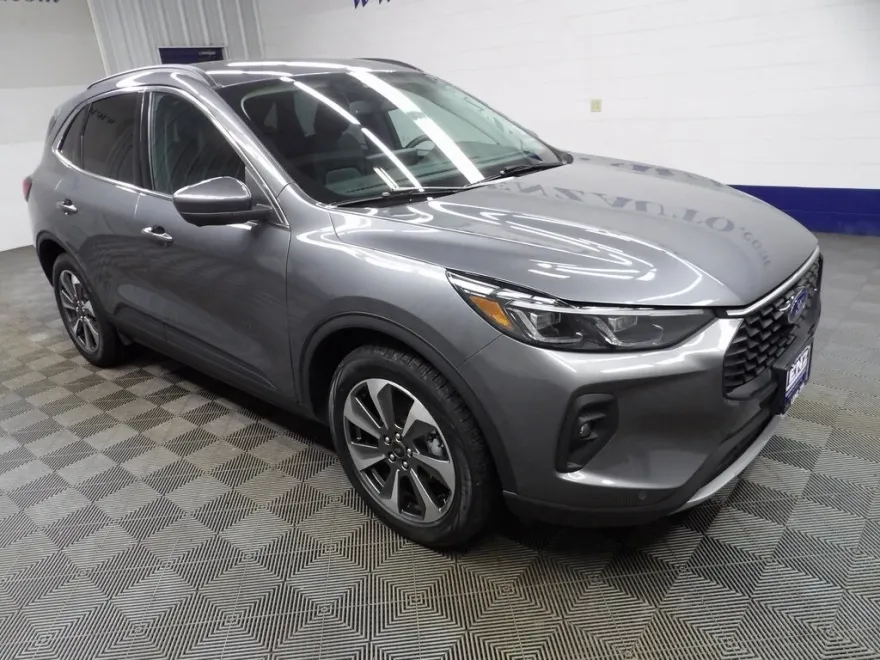 2024 Ford Escape Platinum photo 1