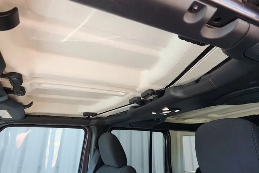 2023 Jeep Wrangler Rubicon photo 1