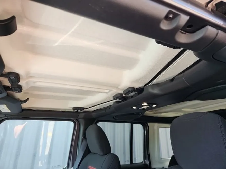 2023 Jeep Wrangler Rubicon photo 1