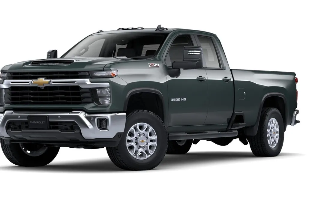 2025 Chevrolet Silverado 3500HD LT photo 1