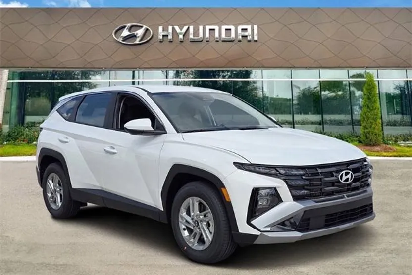 2026 Hyundai Tucson SE photo 1