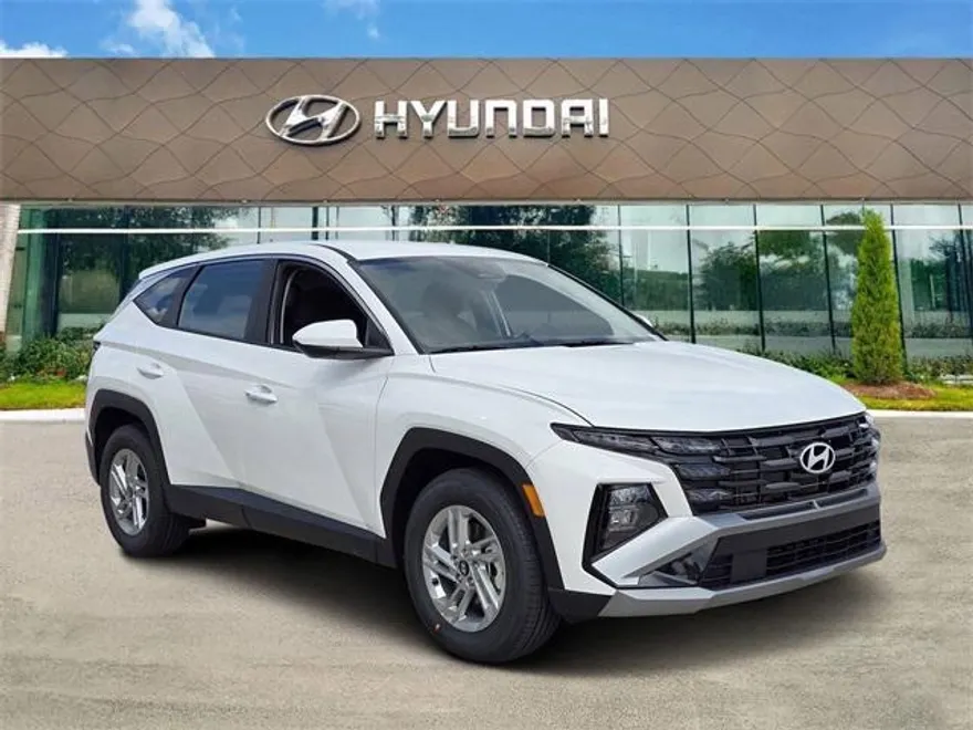 2026 Hyundai Tucson SE photo 1