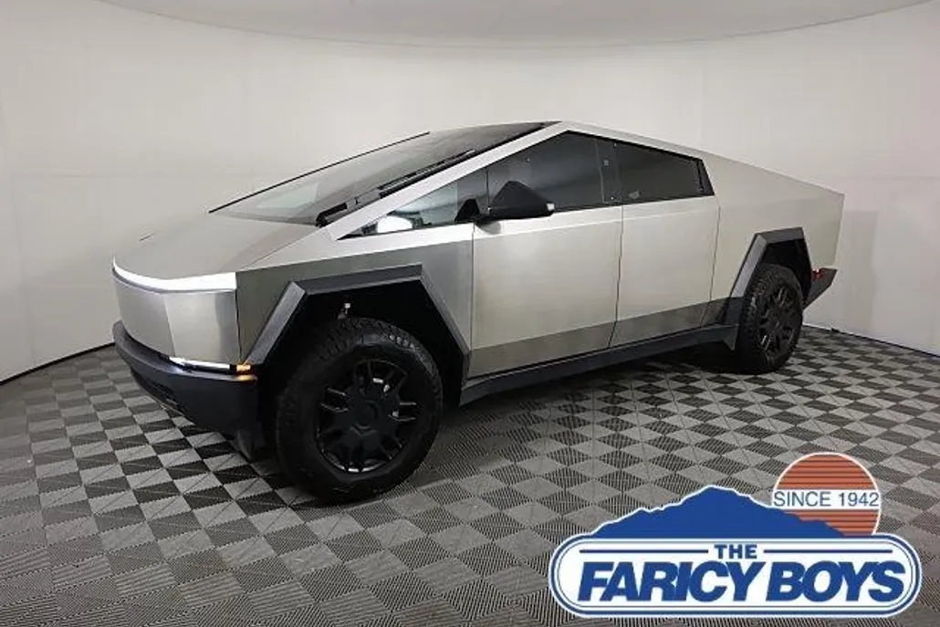 2024 Tesla Cybertruck photo 1