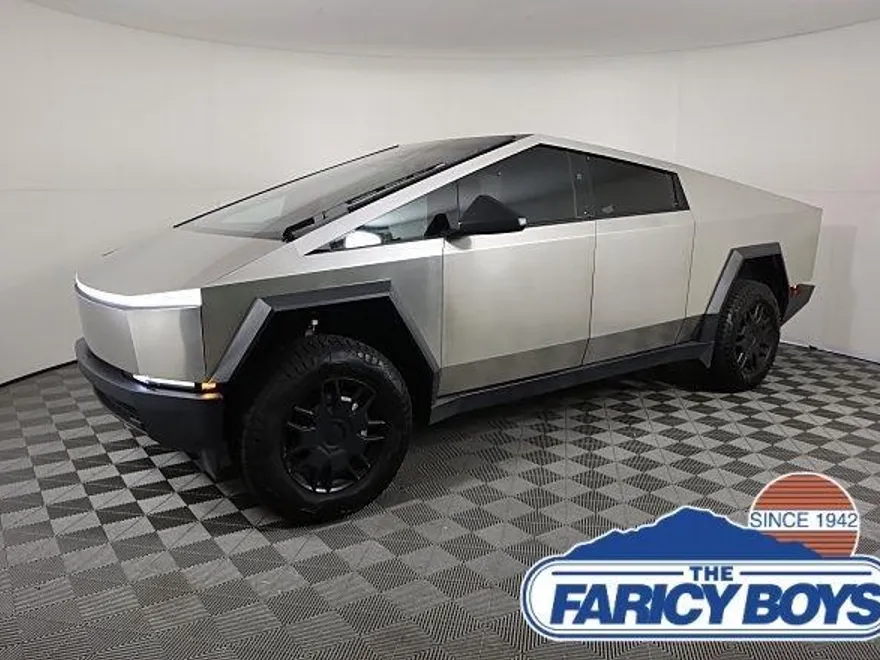 2024 Tesla Cybertruck photo 1
