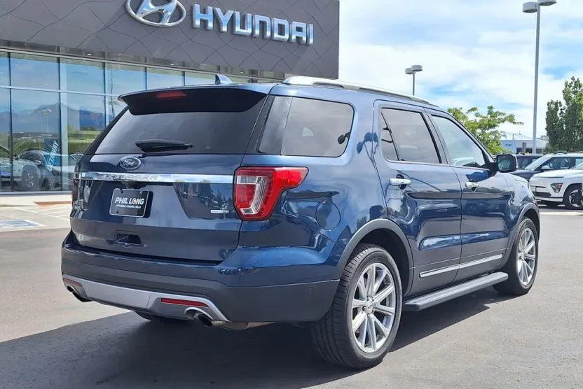 2017 Ford Explorer Limited photo 1