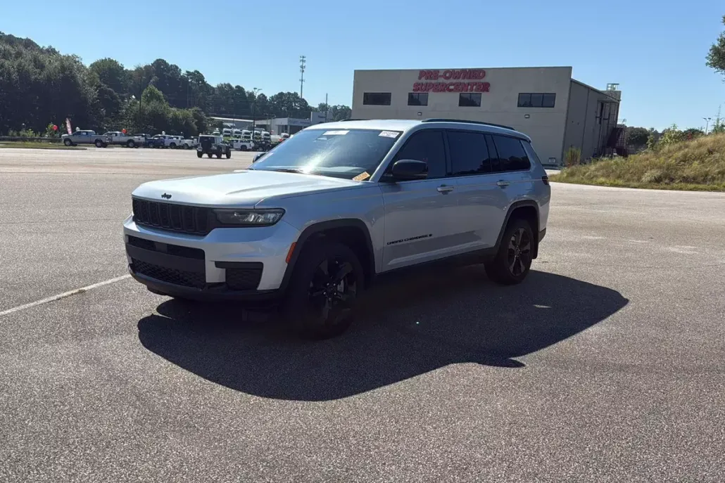 2022 Jeep Grand Cherokee Altitude photo 1
