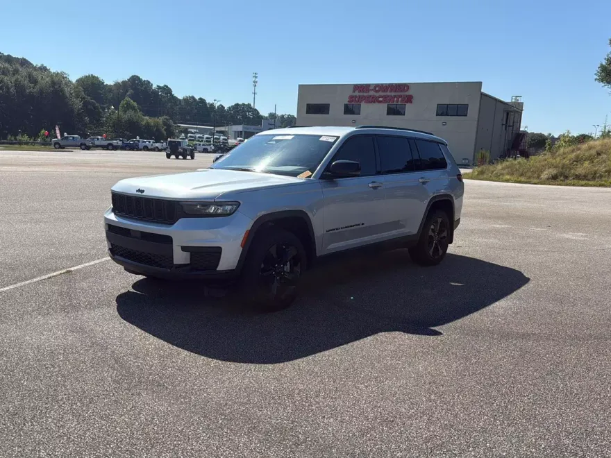 2022 Jeep Grand Cherokee Altitude photo 1