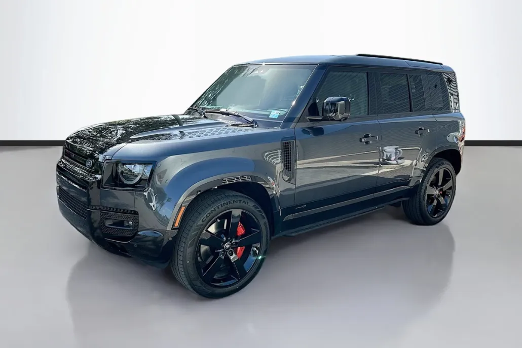 2025 Land Rover Defender 110 photo 1