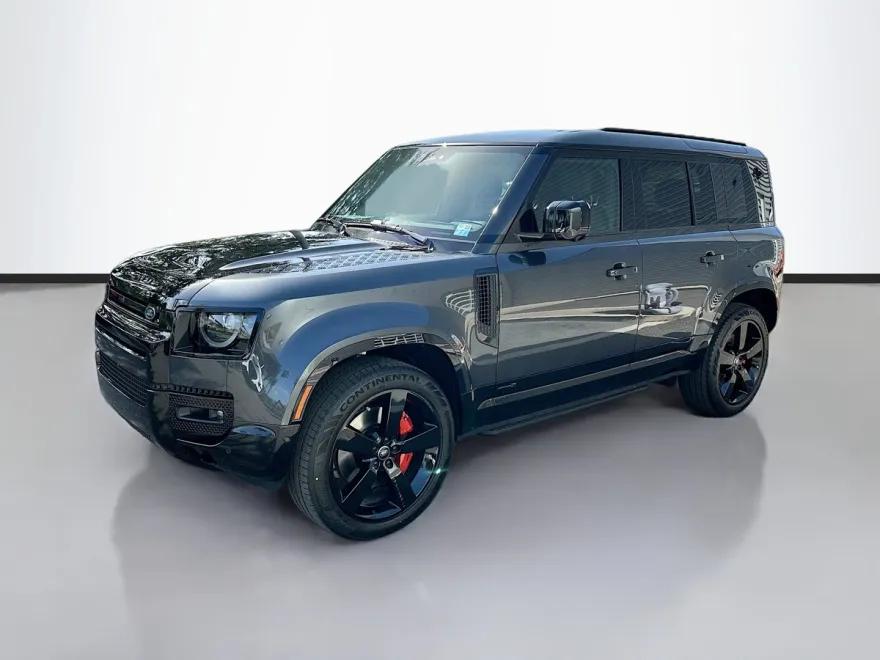 2025 Land Rover Defender 110 photo 1