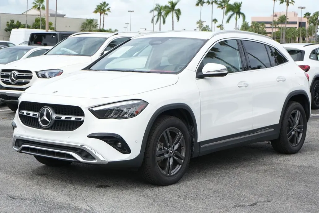 2025 Mercedes Benz GLA 250 photo 1