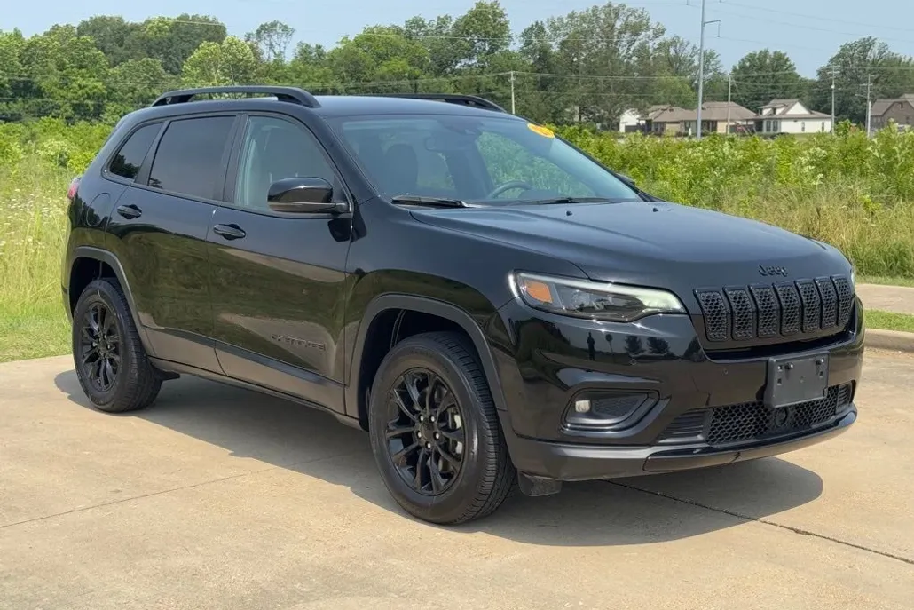 2023 Jeep Cherokee Altitude photo 1