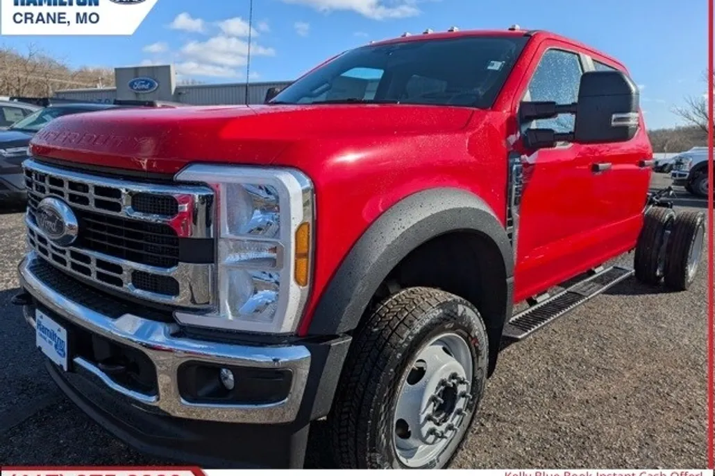 2025 Ford F-550 photo 1