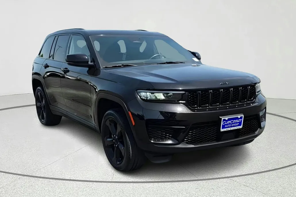 2022 Jeep Grand Cherokee Altitude photo 1
