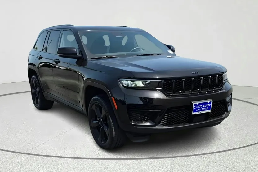 2022 Jeep Grand Cherokee Altitude photo 1