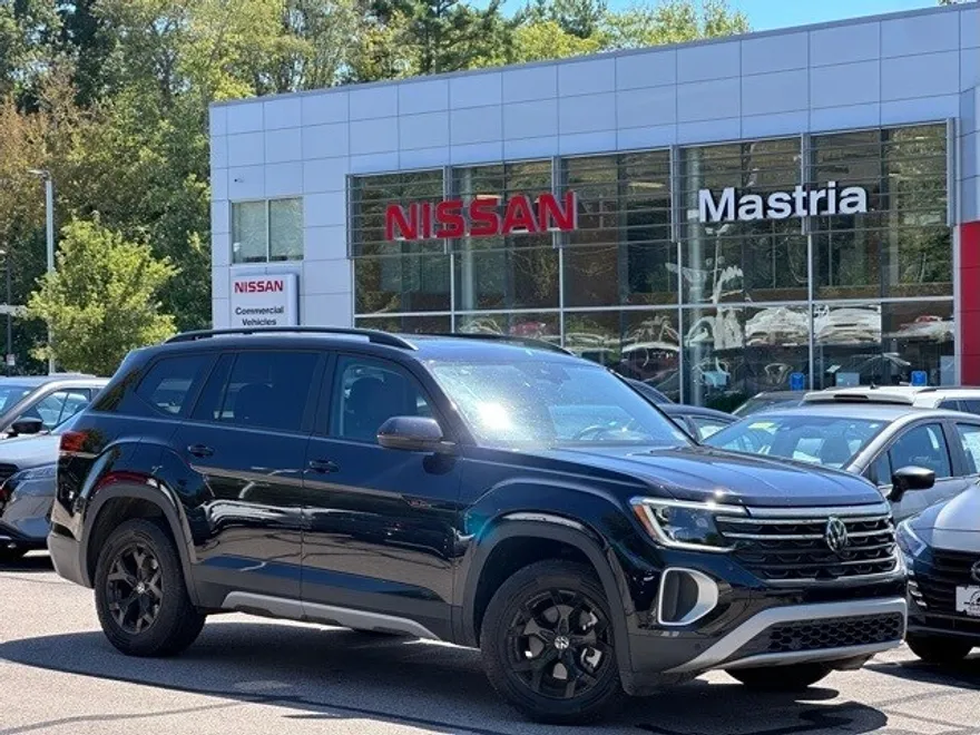 2024 Volkswagen Atlas Peak Edition SEL photo 1