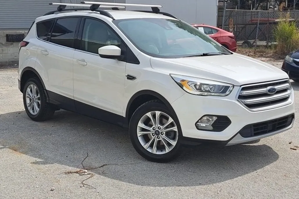 2018 Ford Escape SEL photo 1