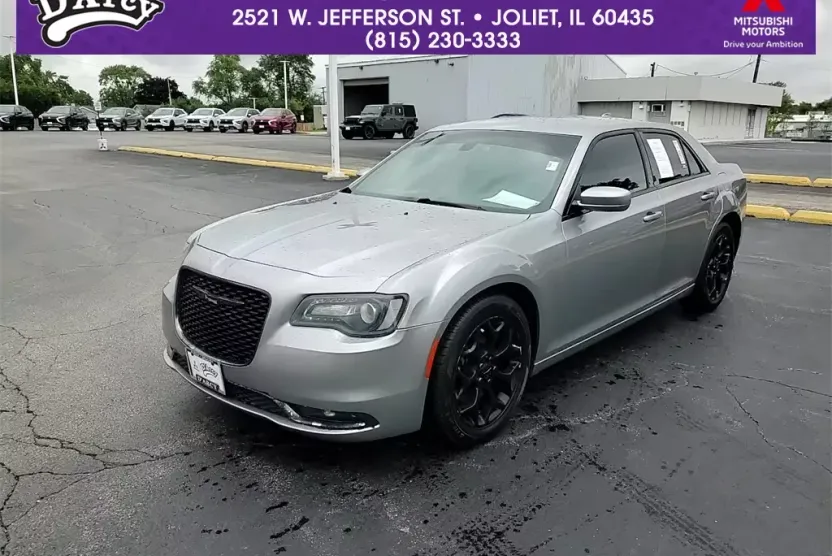 2016 Chrysler 300 S photo 1