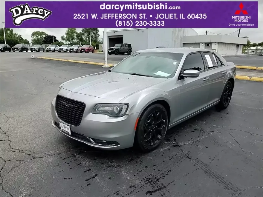2016 Chrysler 300 S photo 1
