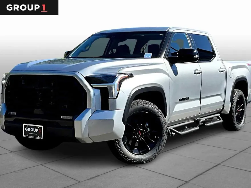 2024 Toyota Tundra Limited CrewMax photo 1