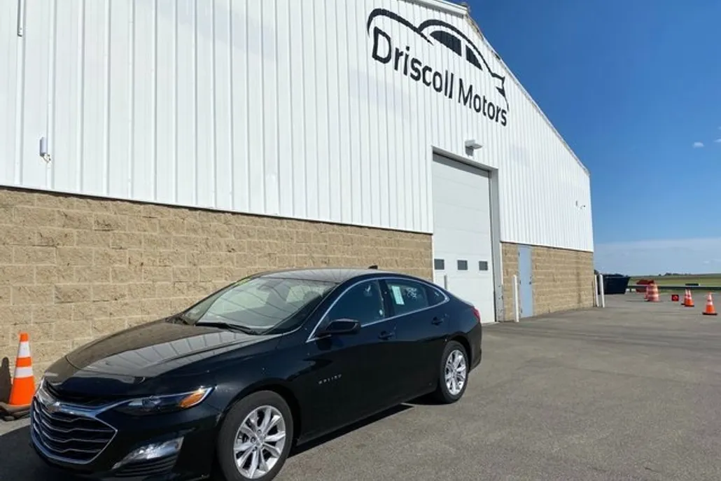 2023 Chevrolet Malibu 1LT photo 1
