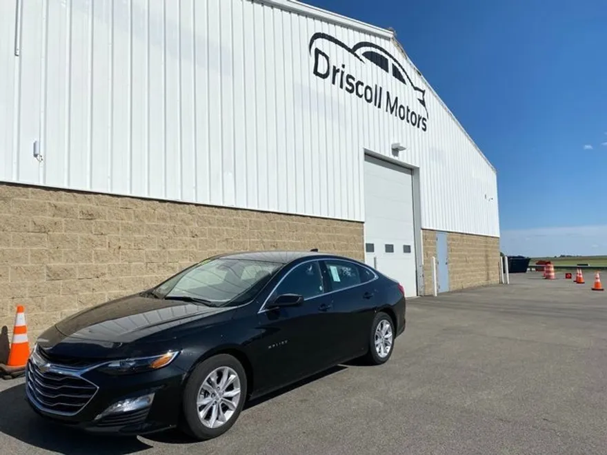 2023 Chevrolet Malibu 1LT photo 1