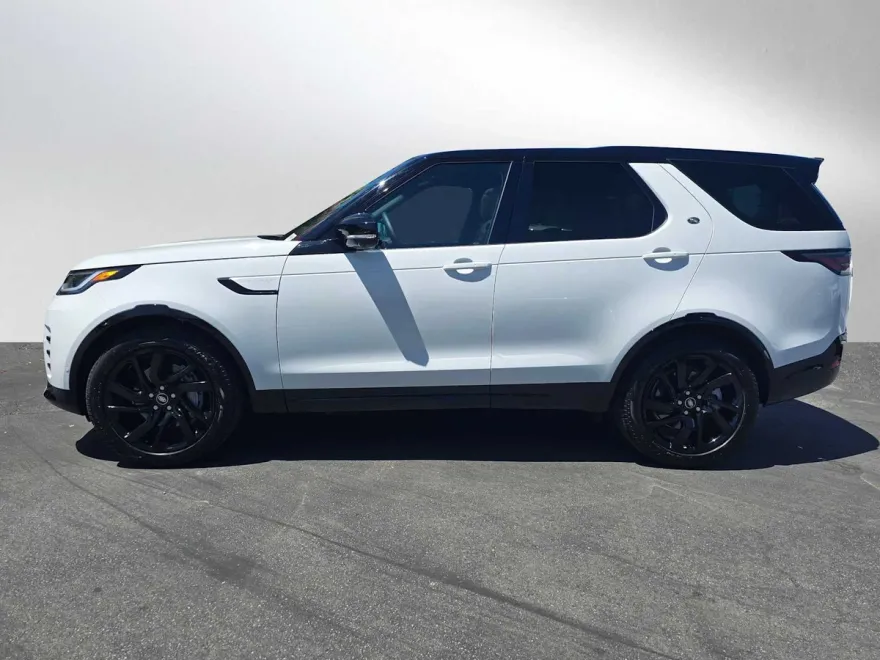 2025 Land Rover Discovery SE photo 1