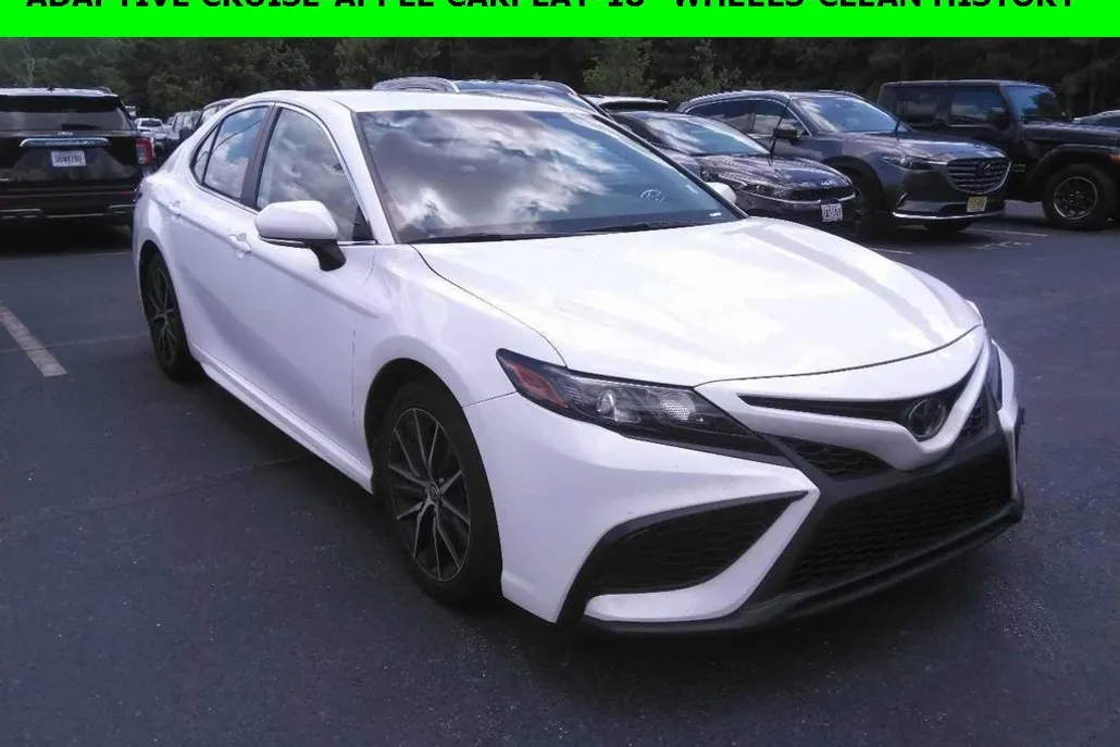 2023 Toyota Camry SE photo 1