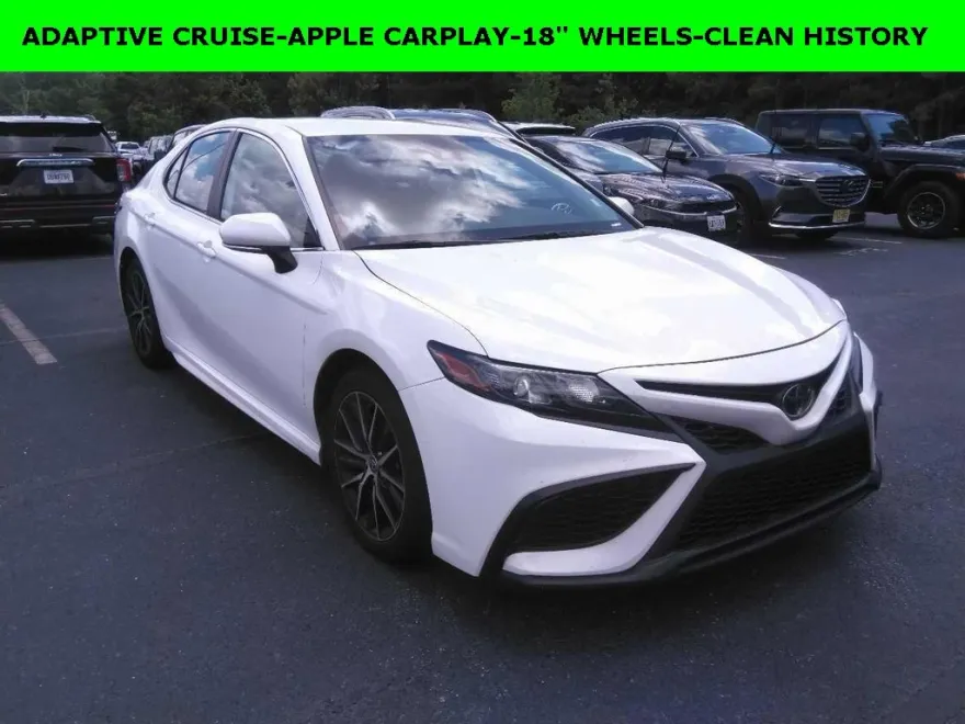 2023 Toyota Camry SE photo 1