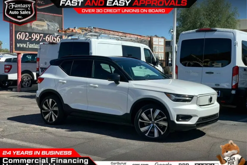 2021 Volvo XC40 Recharge P8 photo 1